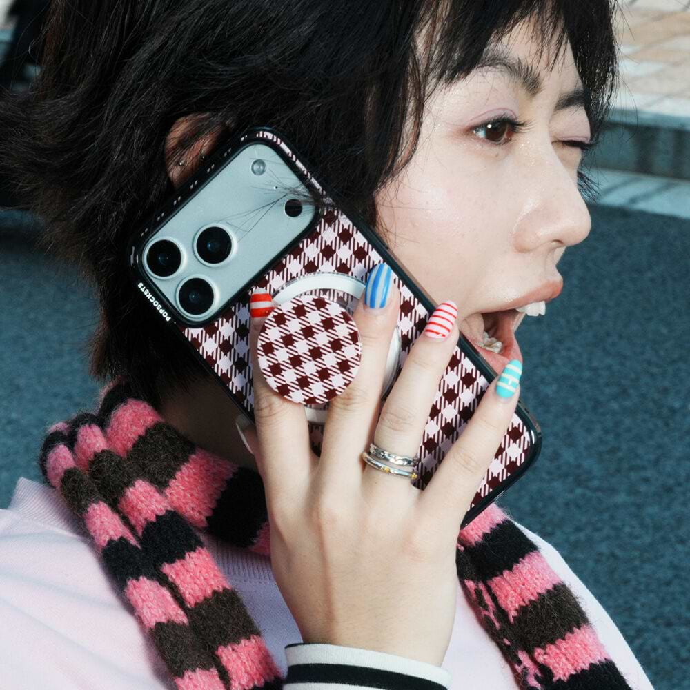 Black Cherry Gingham — iPhone 14 Plus MagSafe Case - US 32837